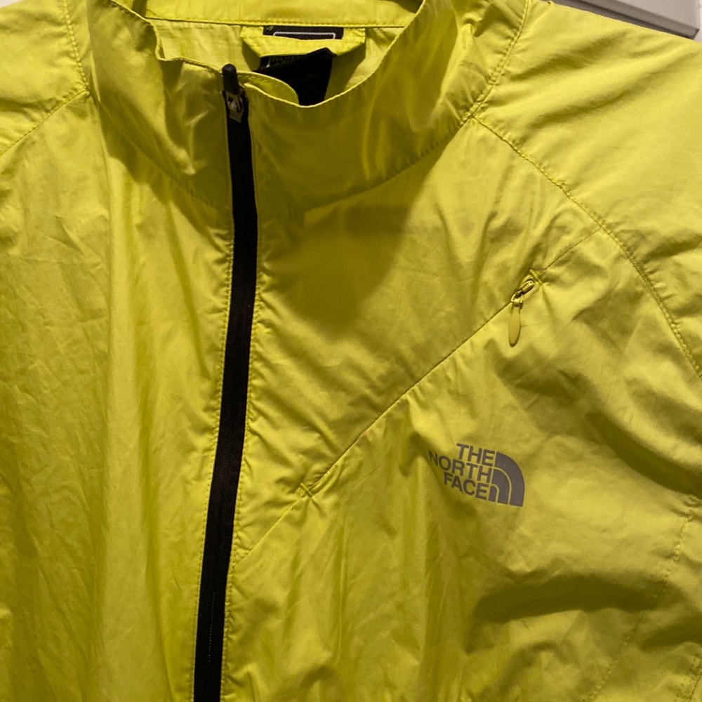 THE NORTH FACE..Women’s Windbreaker/Bicycle Jacket Neon yellow Size Medium NWOT